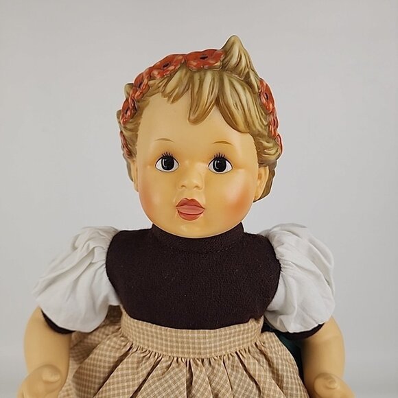 Goebel MJ Hummel 16" Porcelain Doll Valentine Gift Exclusive Edition RARE 98' - Picture 3 of 14